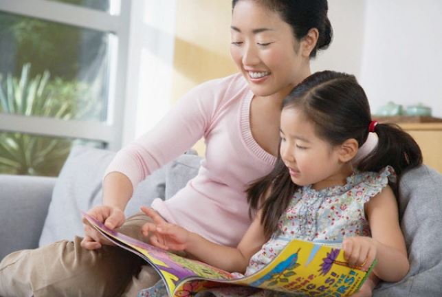 Lời con gái nói khiến tất cả mọi người trong nhà hàng đều giật mình, cả tôi và anh cũng hoảng hốt không kém