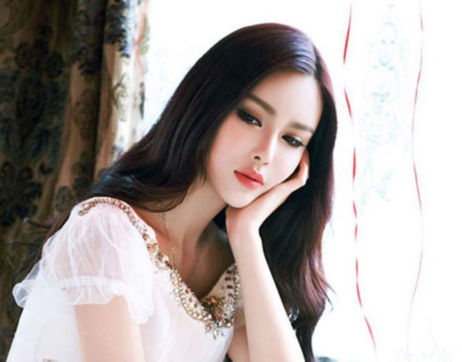 Vừa thấy bố mẹ người yêu bưng mâm quả tới lễ ăn hỏi, em sốc đến mức đánh rơi cả cốc nước trên tay nhưng lý do phía sau càng cay đắng hơn