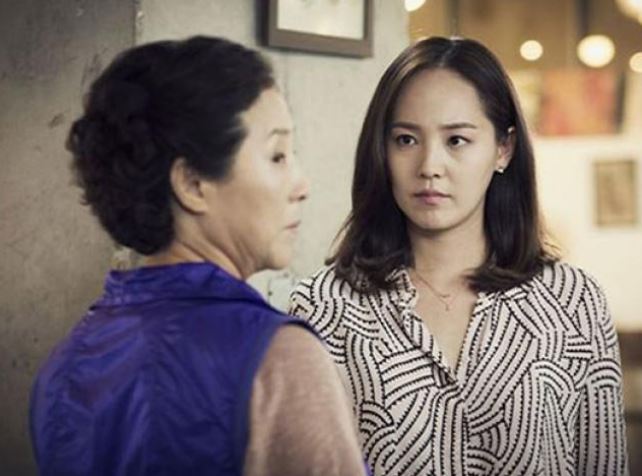 Ra mắt gia đình người yêu, em và mẹ anh nhìn nhau sửng sốt giây lát rồi bà chỉ tay đuổi thẳng em khỏi cửa trong sự ngỡ ngàng của mọi người