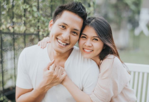 Chiếc ô tô hơn chục tỷ của em trai tôi đang đỗ ở sân khiến người yêu ngay lập tức thay đổi thái độ