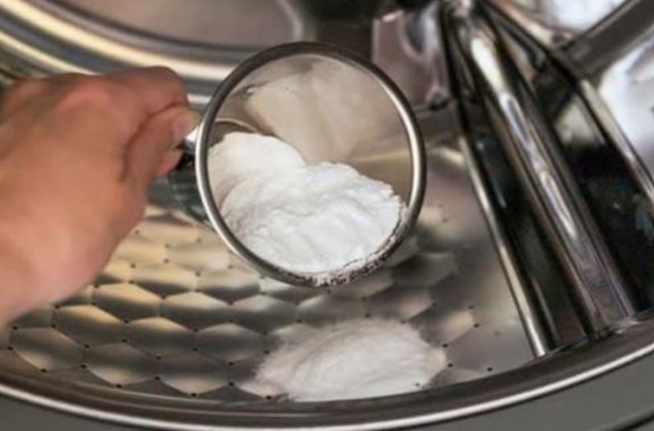 Chẳng cần viên tẩy lồng giặt, cho thứ này vào máy là thổi bay cặn bẩn, hết sạch mùi hôi