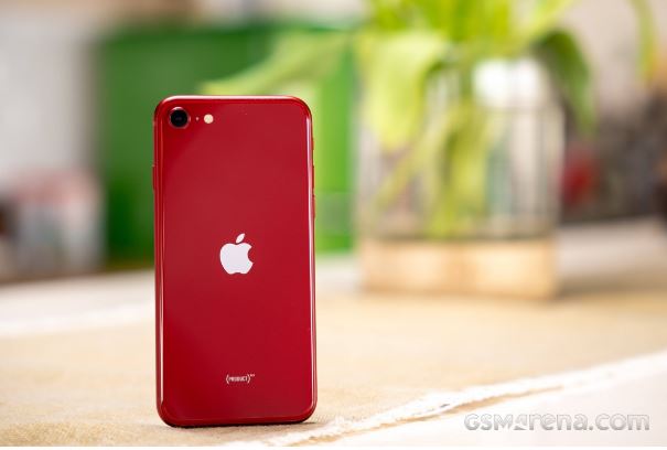 Đây là chiếc iPhone giá hơn 5 triệu mạnh ngang iPhone 13, hạ gục vua Android tầm trung Galaxy A54 5G