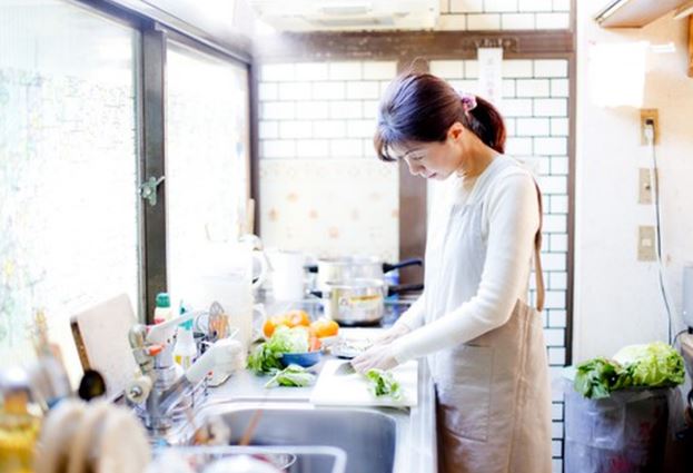 Bí mật của người vợ có cả nghìn khuyết điểm nhưng vẫn được chồng yêu - hôn nhân không phải như thay đổi "đường gân" của những chiếc lá