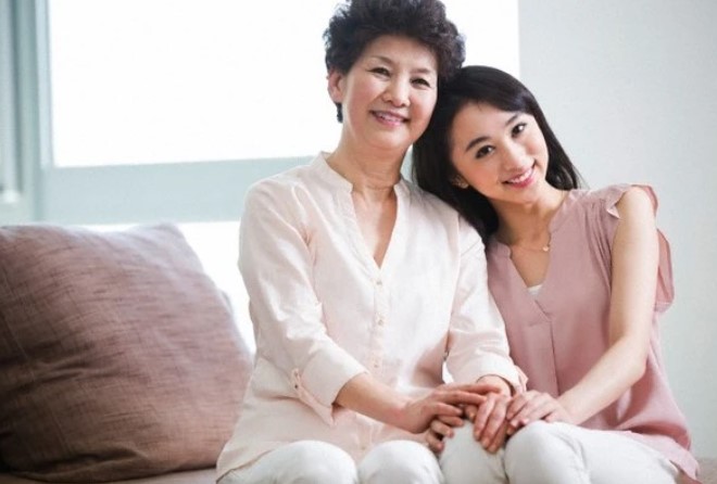 Làm sao để được mẹ chồng thương như con gái?