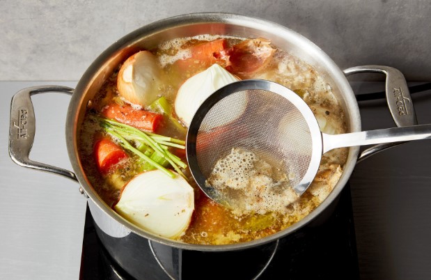 Sự thật bất ngờ về lớp bọt váng nổi lên khi luộc thịt: Hóa ra bấy lâu nay nhiều người đã hiểu sai