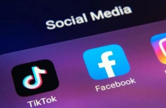 Facebook và TikTok đâu là ứng dụng ngầm theo dõi thông tin người dùng nhiều nhất?