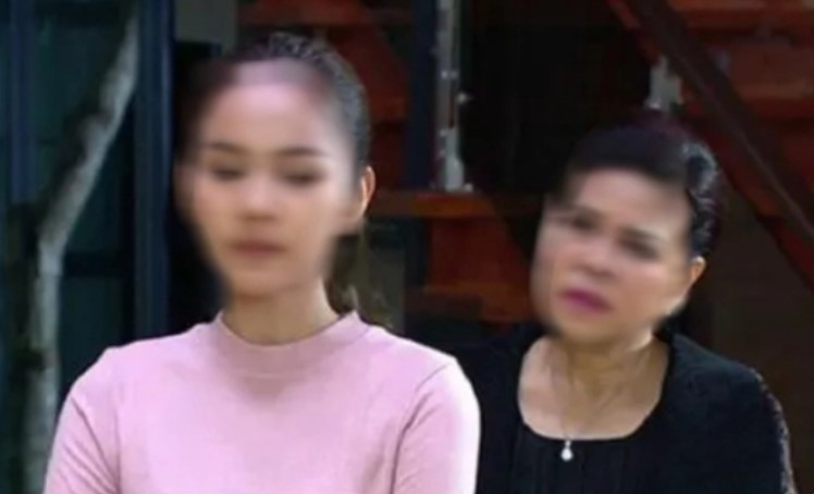 Sang nhà hàng xóm vay tiền, bác ấy nói một câu mà tôi tức tái mặt, tuyên bố không bao giờ bước chân sang nữa