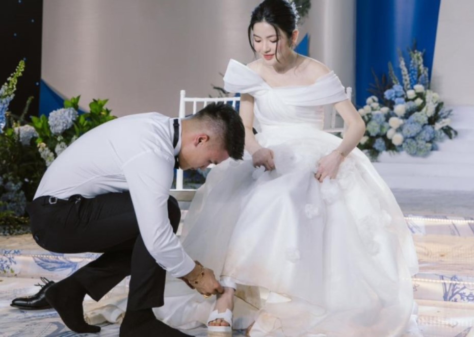 Cùng nhận câu hỏi về "nóc nhà", Doãn Hải My trả lời thể hiện EQ cao, còn Chu Thanh Huyền thì sao?