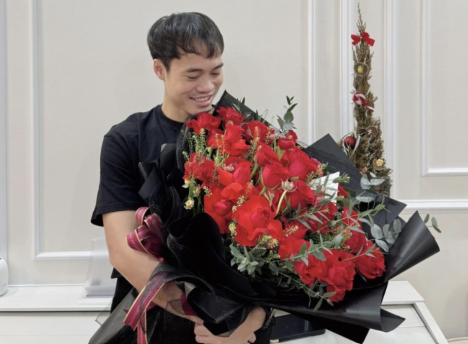 Văn Toàn úp mở chuyện có người yêu, dân tình đoán là cô ca sĩ nọ nhưng sự thật phía sau chẳng thể ngờ