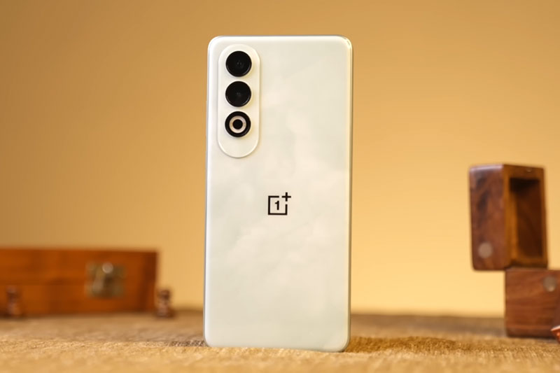 Smartphone chống nước, cấu hình ‘khủng’, sạc siêu tốc, giá rẻ bất ngờ