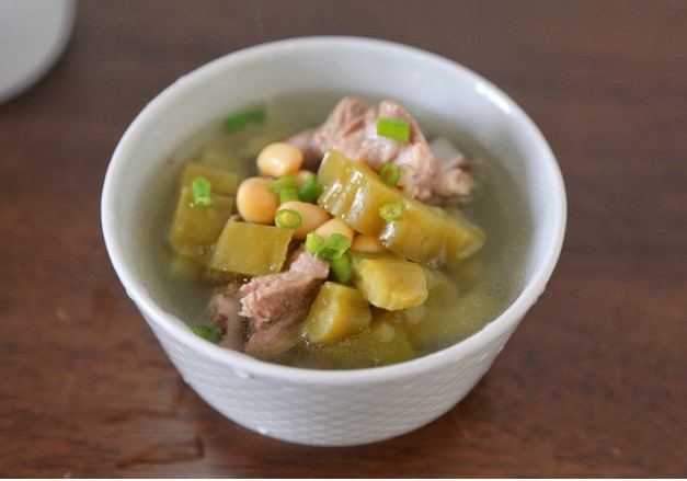 Vào hè, mướp đắng không nhồi thịt nữa, nấu canh với hạt này vừa ngon lại bổ mát