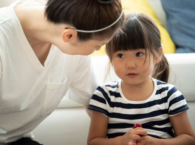 Nhà tâm lý học người Mỹ chứng minh tầm quan trọng của sự quan tâm đối với một đứa trẻ, hiểu được điều này cha mẹ sẽ không bỏ rơi con mình nữa