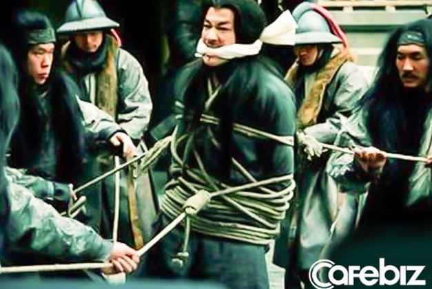 Cùng bị vạn quân Tào Tháo bao vây, vì sao Triệu Vân thoát được còn Lã Bố lại rơi vào kết cục bi thảm?