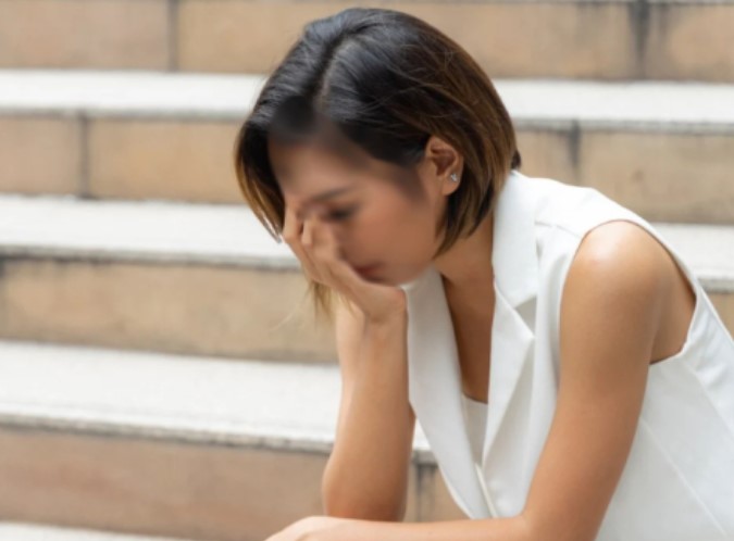 Tôi bị chính bố mẹ đẻ vắt kiệt sức lực và tiền bạc để lo cho đứa em trai đang tuổi ăn tuổi chơi