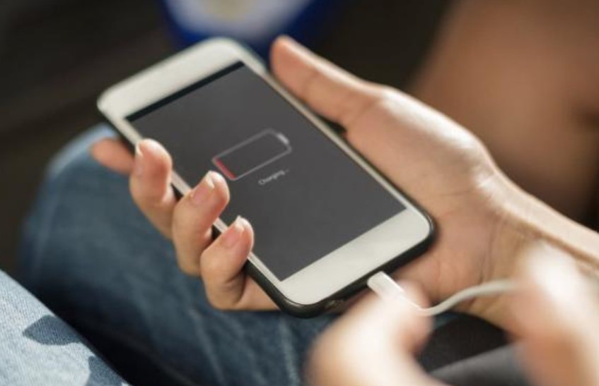 Sạc pin điện thoại làm thế nào để an toàn và tránh phát nổ? Đây là những điều bạn nên biết