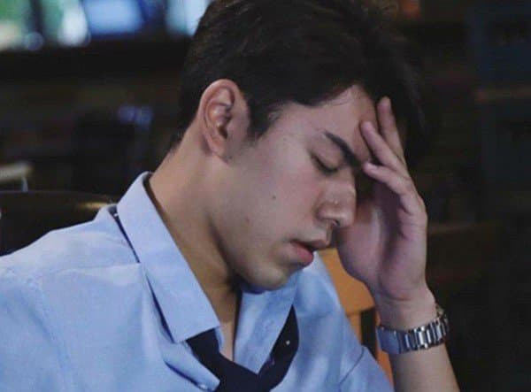 Mặc chung đồ với cậu bạn cùng phòng, tôi có nguy cơ mất bạn gái