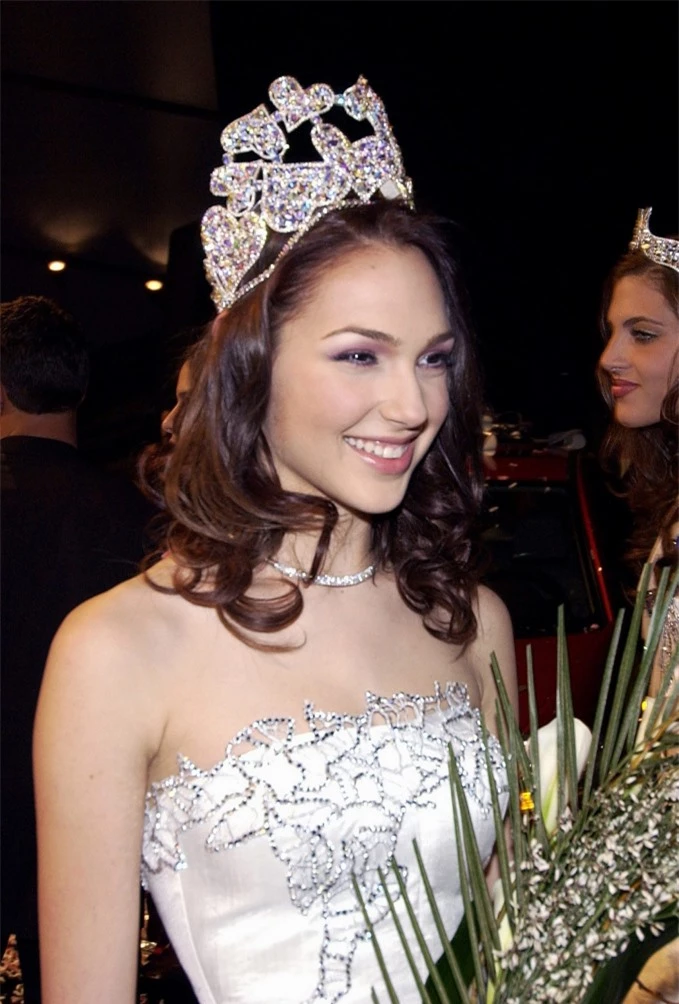 Nàng hậu Gal Gadot đăng ký thi Hoa hậu Israel vì quá rảnh rỗi