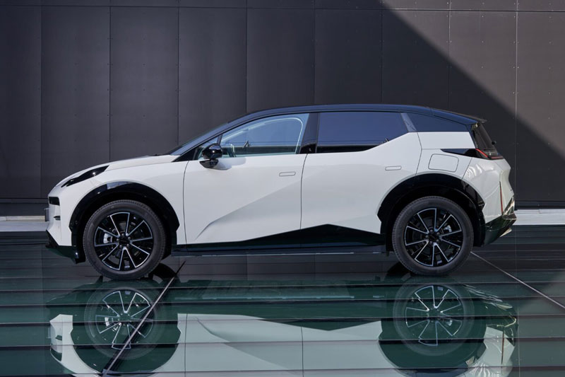 SUV công suất 428 mã lực, thiết kế ấn tượng, giá gần 770 triệu đồng