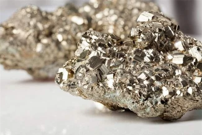 Viên đá đắt nhất thế giới: Không chứa vàng hay kim cương, chỉ cần 1 gram đủ sống sung sướng hết đời- Ảnh 2.