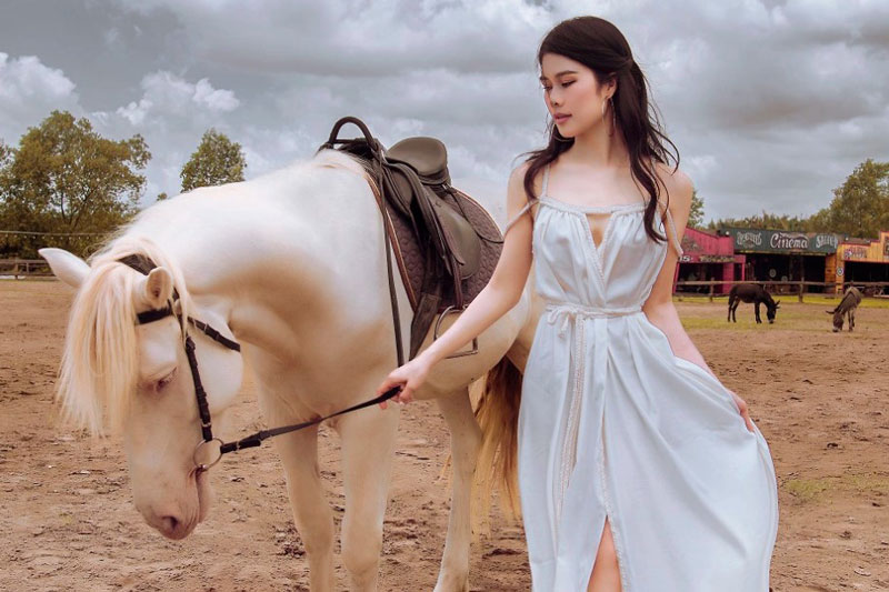 Nữ ca sĩ 3 lần đỗ thủ khoa, nhan sắc xinh đẹp ở tuổi 32 là ai?