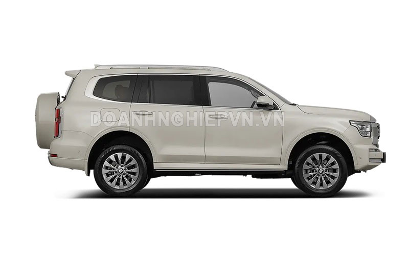 SUV công suất 402 mã lực, tiêu thụ xăng ngang xe máy, giá gần 1,1 tỷ đồng, cạnh tranh Toyota Land Cruiser