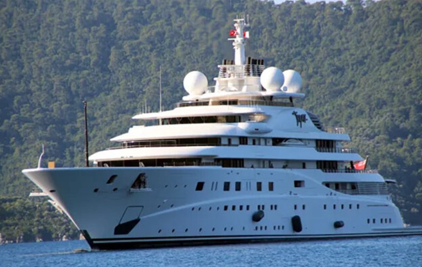 Cận cảnh siêu du thuyền nghìn tỷ của những ông bầu bóng đá giàu nhất thế giới