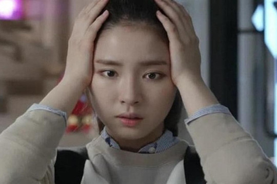 Sốc nặng khi bỗng nhiên một cô gái xinh đẹp đến nhà giành giật anh chồng tàn tật với tôi