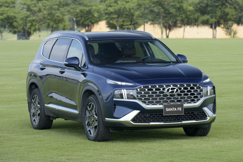 Giá xe Hyundai Santa Fe biến động mạnh, giảm kỷ lục 100 triệu đồng