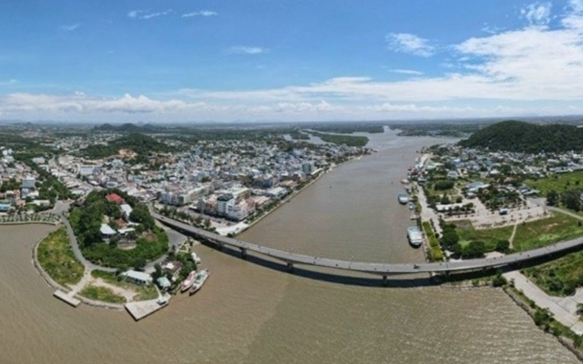 Tỉnh rộng thứ 2 của Nam Bộ, có 1 trong những bãi biển đẹp nhất Việt Nam