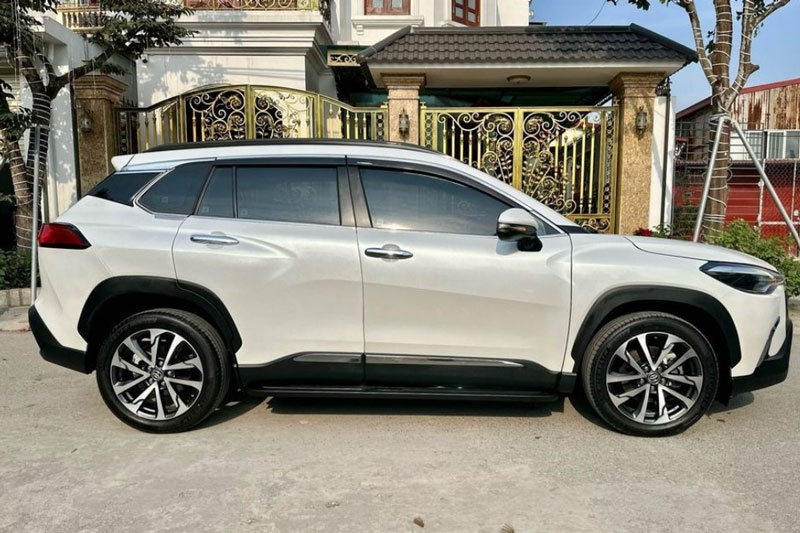 Toyota Corolla Cross 2021 chạy lướt 10.000 km lên sàn xe cũ với giá ngang Mazda3 'đập hộp'