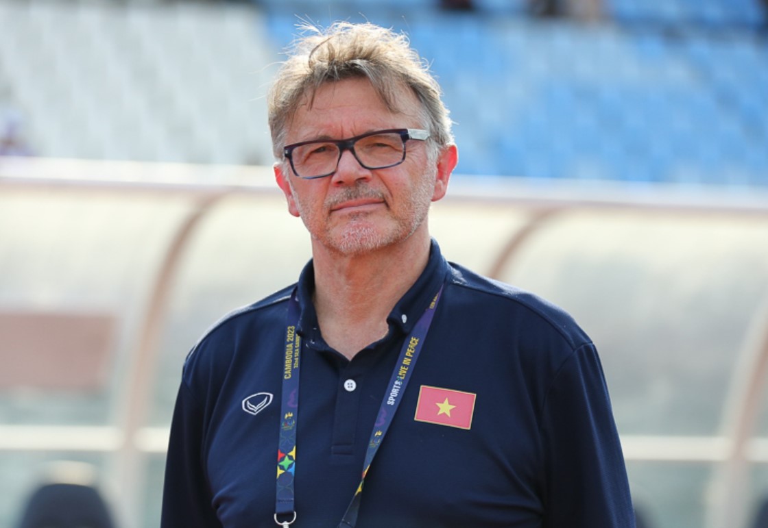 HLV Troussier so sánh bất ngờ về ĐT Việt Nam và Indonesia