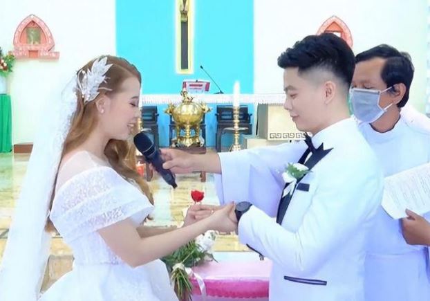 Phải lòng chàng giám đốc Trung Quốc, 9X khoe với bố mẹ và nhận lời nhận xét dở khóc dở cười