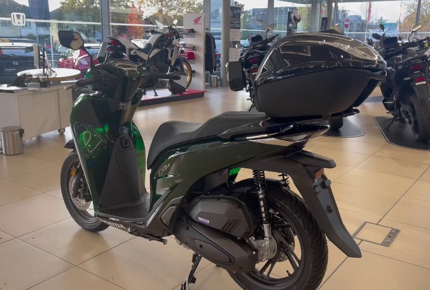 
‘Vua xe ga’ Honda SH 150 hoàn toàn mới được đại lý Việt nhận cọc, thiết kế khác biệt, giá ngỡ ngàng