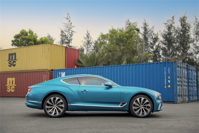 Bentley Continental GT Azure V8 độc bản cập bến Việt Nam ảnh 2