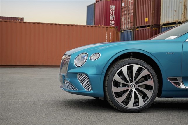 Bentley Continental GT Azure V8 độc bản cập bến Việt Nam ảnh 3