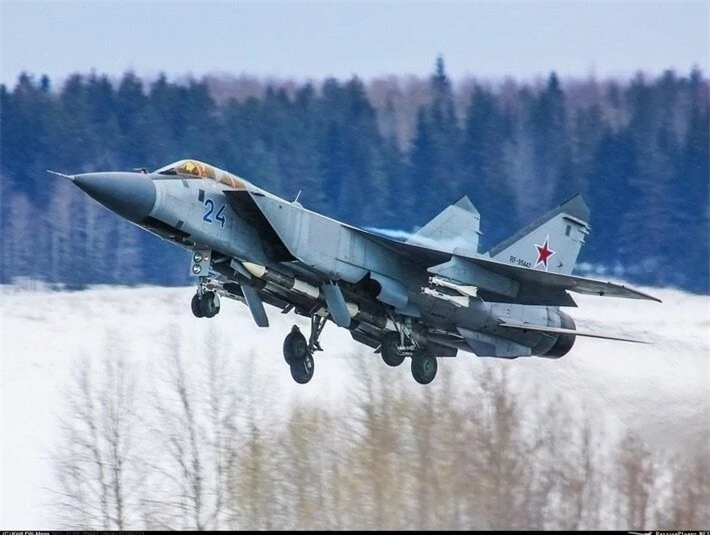 Chiến đấu cơ MiG-31.