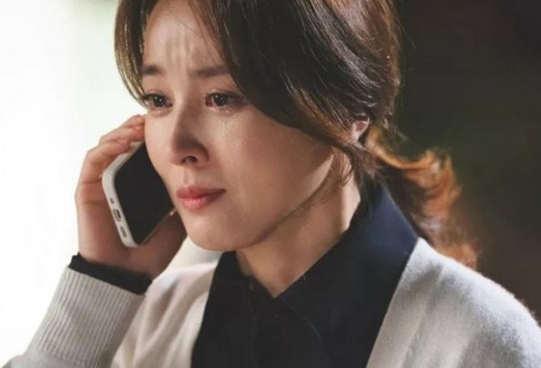 Ghét em trai chồng tới ăn chực, tôi giả vờ đi chợ rồi choáng váng khi nhận cuộc gọi của chồng