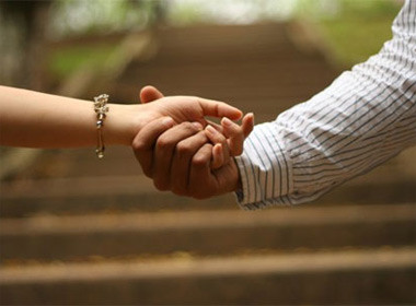 Hoang mang vì chuyện gia đình, người xưa lại muốn nối lại tình cũ