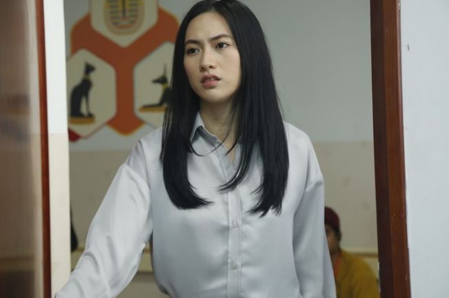 Người vợ cùng bạn thân vào khách sạn, mở cửa ra choáng váng với cảnh bên trong