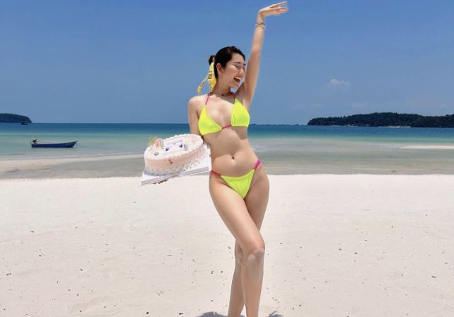 Thúy Ngân tung loạt ảnh nóng bỏng dịp sinh nhật, 1 chi tiết để lộ tin vui?