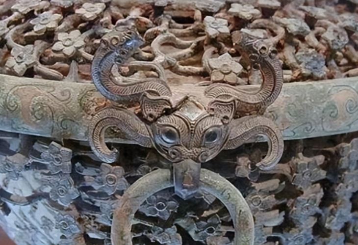 Lão nông đào đất phát hiện 40kg vàng, chuyên gia giật mình hoảng hốt vì báu vật quý giá hơn bị ‘bỏ xó’ trong bếp