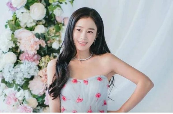 Là 'Ngọc nữ xứ Hàn' nhưng Kim Tae Hee từng muối mặt vì bị soi một bộ phận nhạy cảm trên cơ thể