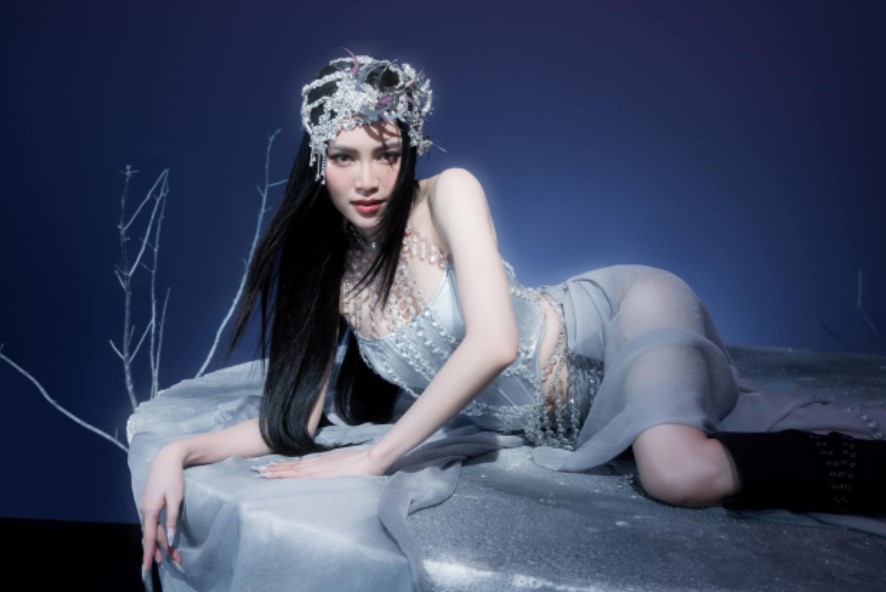 Xác nhận ra mắt nhóm chị đẹp LUNAS, Ninh Dương Lan Ngọc khiến netizen thắc mắc: "Còn chuyện đi Úc thì sao?"