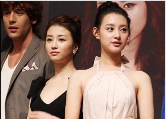 'Lưu Diệc Phi xứ Hàn' và mỹ nhân 'Hậu duệ của mặt trời' chung một khung hình: Khoảng cách 5 tuổi có tạo sự chênh lệch?