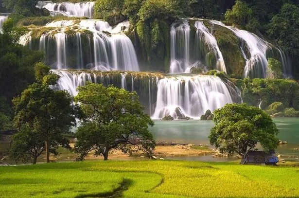 Chiêm ngưỡng con thác lớn nhất Việt Nam đẹp như tranh vẽ