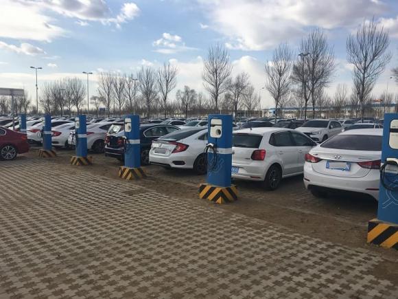 Tại sao người giàu lại thích xe điện hơn người lao động nghèo? Lý do sẽ khiến bạn ngạc nhiên