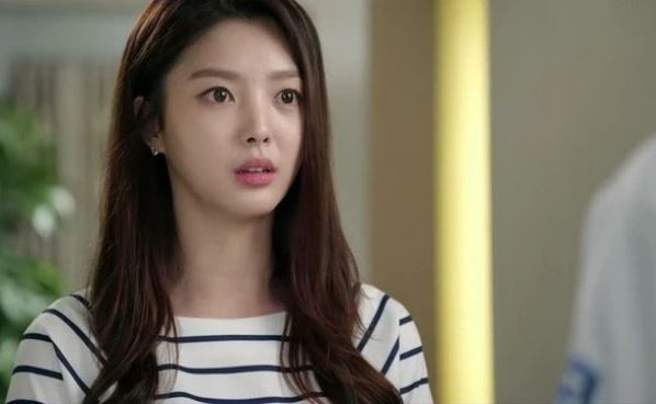 Cô dâu bỏ chạy ngay trong đám cưới khi vừa thấy mặt anh họ chú rể