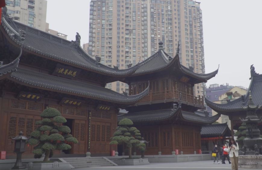 Ngôi chùa ở Thượng Hải hút khách nhờ bán "món mì cho tâm hồn": Giới trẻ càng thích tìm đến vì điều này