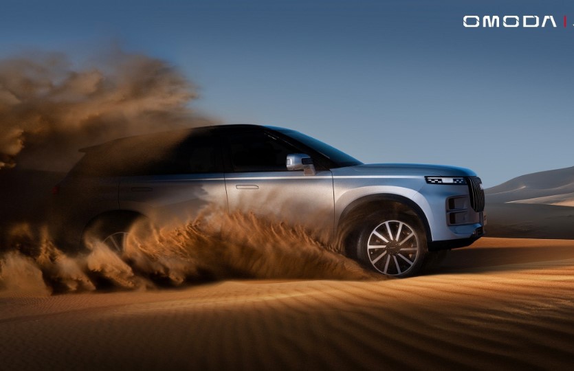 SUV Trung Qu&#x1ED1;c Jaecoo J7 s&#x1EAF;p v&#x1EC1; Vi&#x1EC7;t Nam ch&#x1ED1;t l&#x1ECB;ch ra m&#x1EAF;t phi&#xEA;n b&#x1EA3;n &#x27;&#x103;n x&#x103;ng nh&#x1B0; ng&#x1EED;i&#x27; ch&#x1EC9; 1 l&#xED;t/100 km