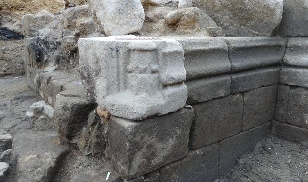 Phát hiện lâu đài dòng dõi quý tộc bên dưới một khách sạn ở Pháp